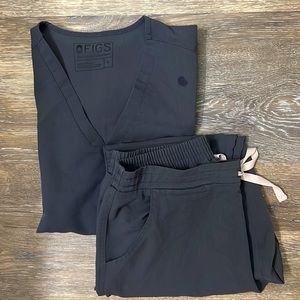 Figs grey scrub set